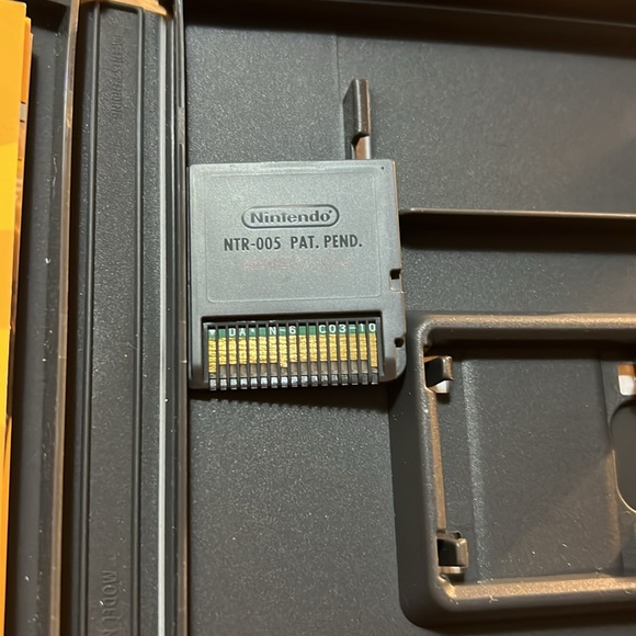 Brain Age Nintendo DS Game w/ Case - Picture 5 of 5